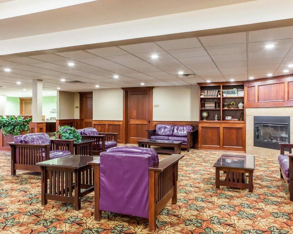Quality Inn & Suites Ames Conference Center Near Isu Campus Dış mekan fotoğraf