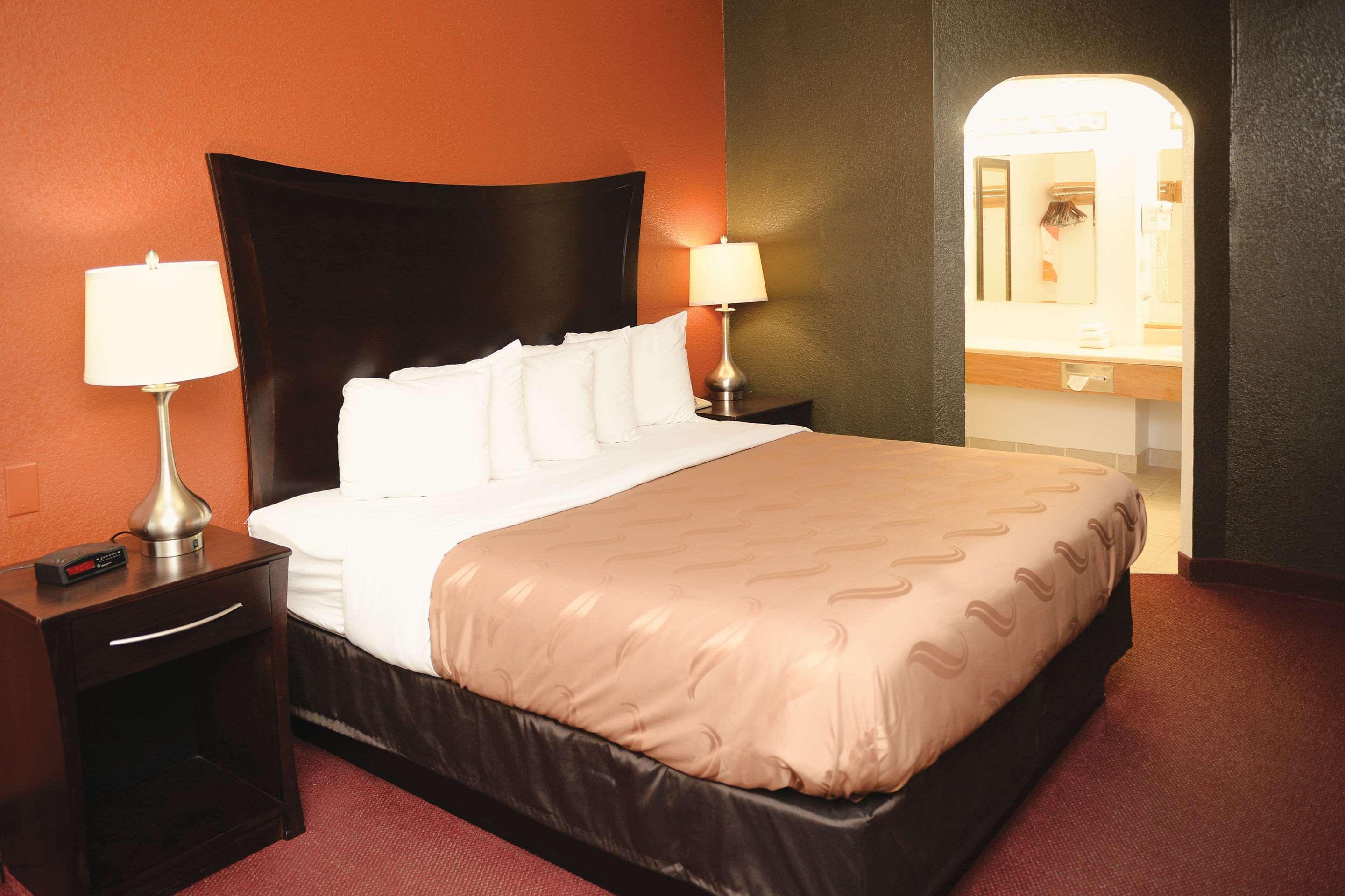 Quality Inn & Suites Ames Conference Center Near Isu Campus Dış mekan fotoğraf