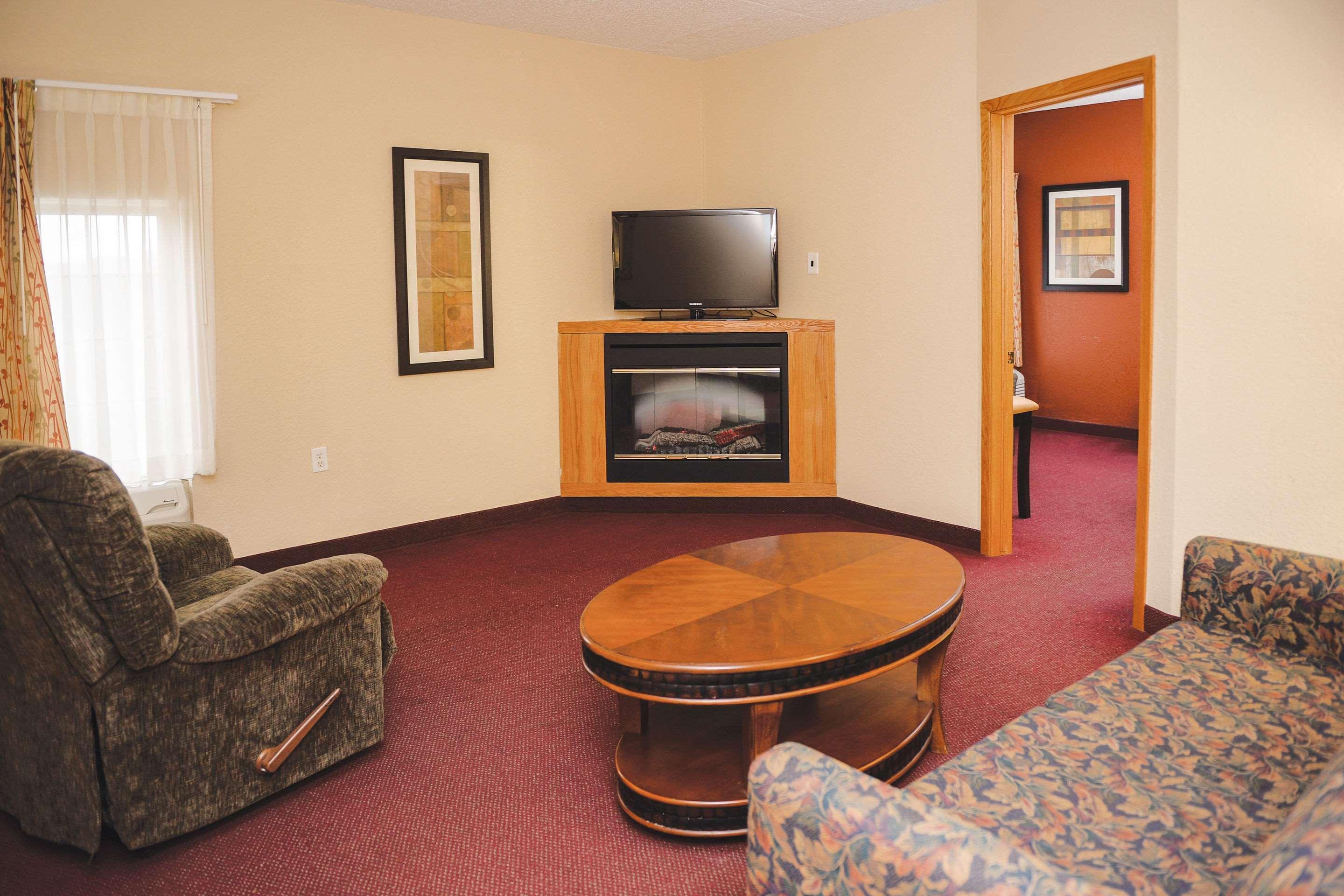 Quality Inn & Suites Ames Conference Center Near Isu Campus Dış mekan fotoğraf