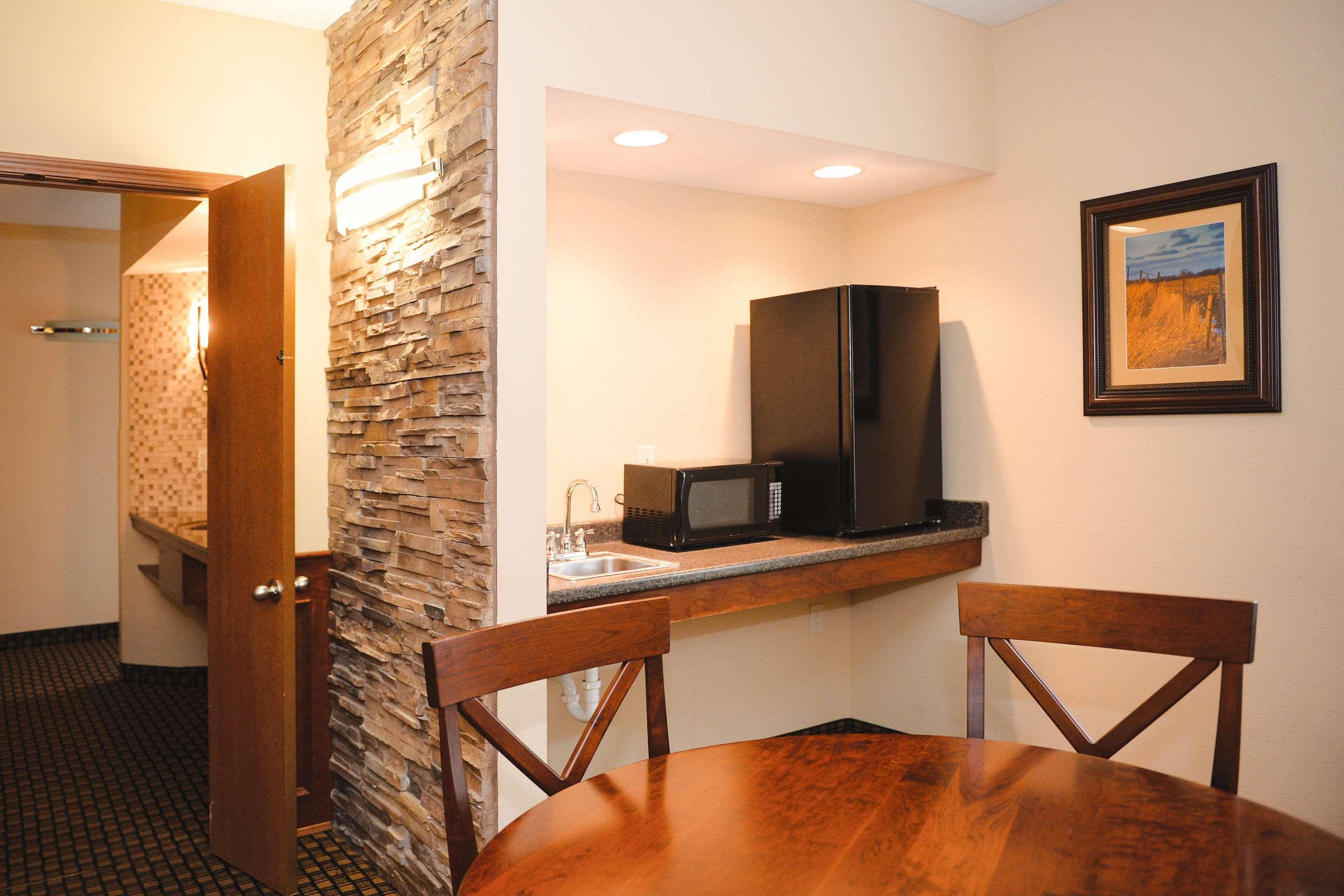 Quality Inn & Suites Ames Conference Center Near Isu Campus Dış mekan fotoğraf