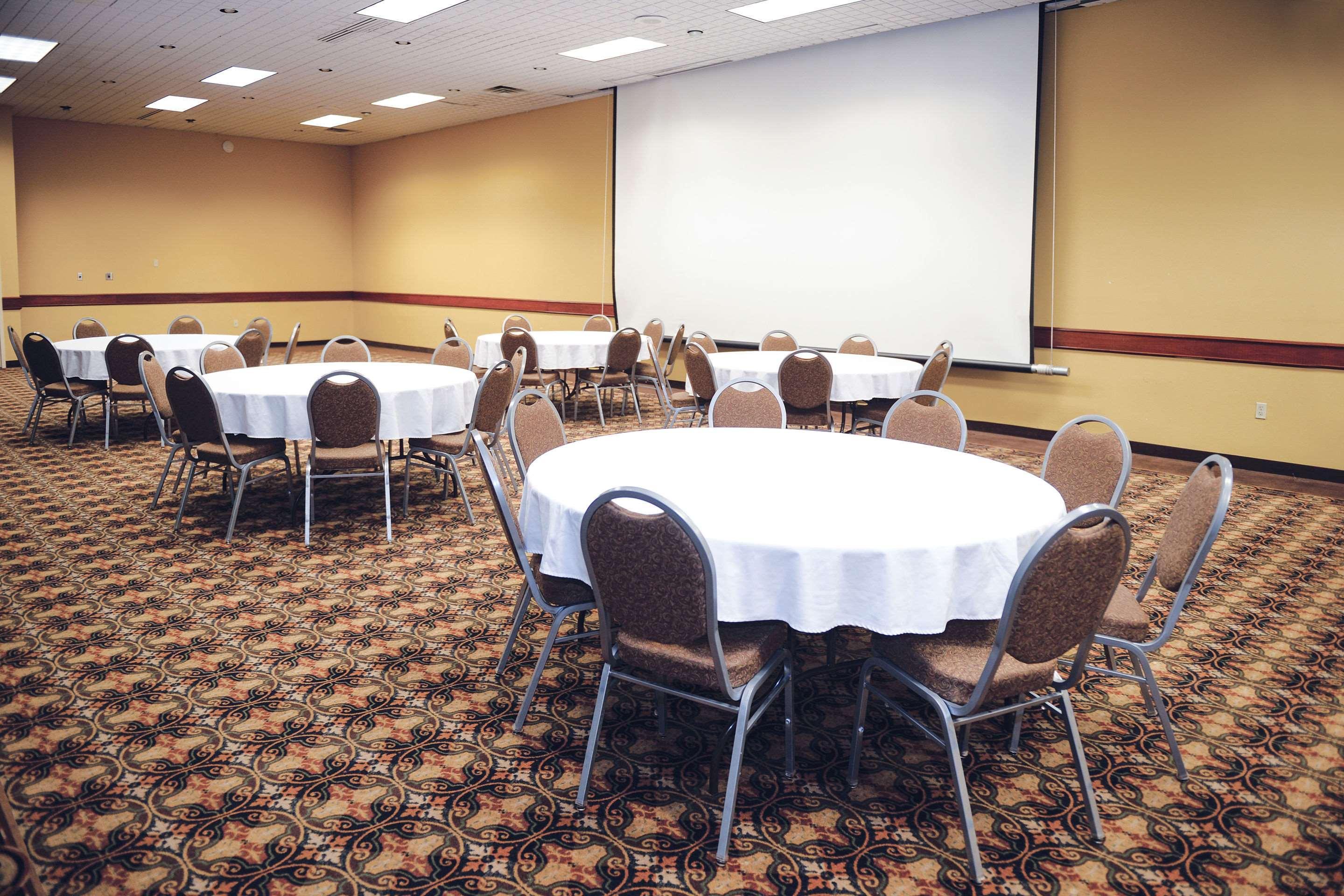Quality Inn & Suites Ames Conference Center Near Isu Campus Dış mekan fotoğraf