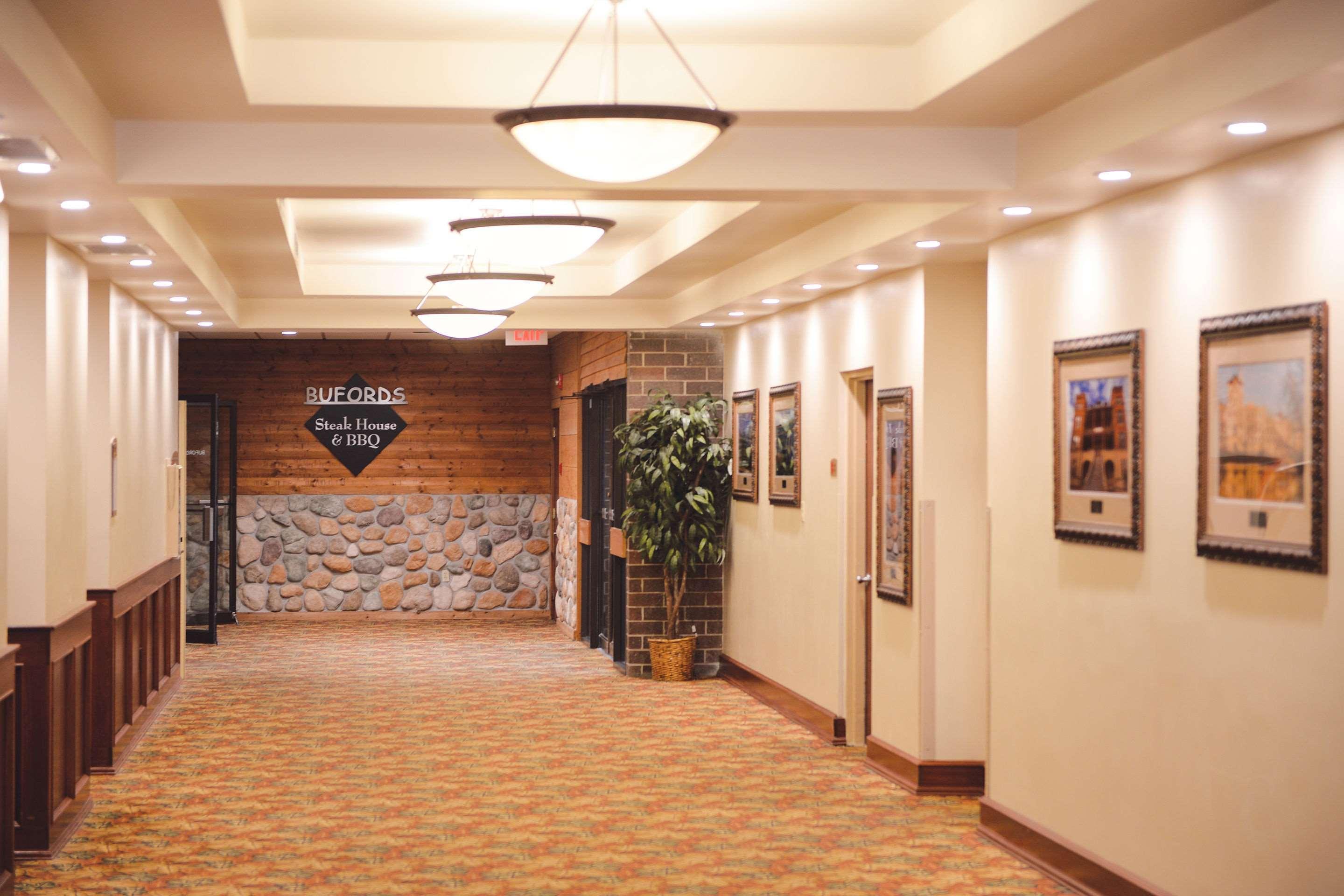 Quality Inn & Suites Ames Conference Center Near Isu Campus Dış mekan fotoğraf
