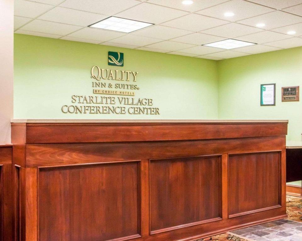 Quality Inn & Suites Ames Conference Center Near Isu Campus Dış mekan fotoğraf