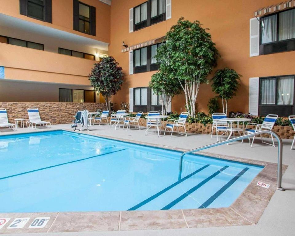 Quality Inn & Suites Ames Conference Center Near Isu Campus Dış mekan fotoğraf