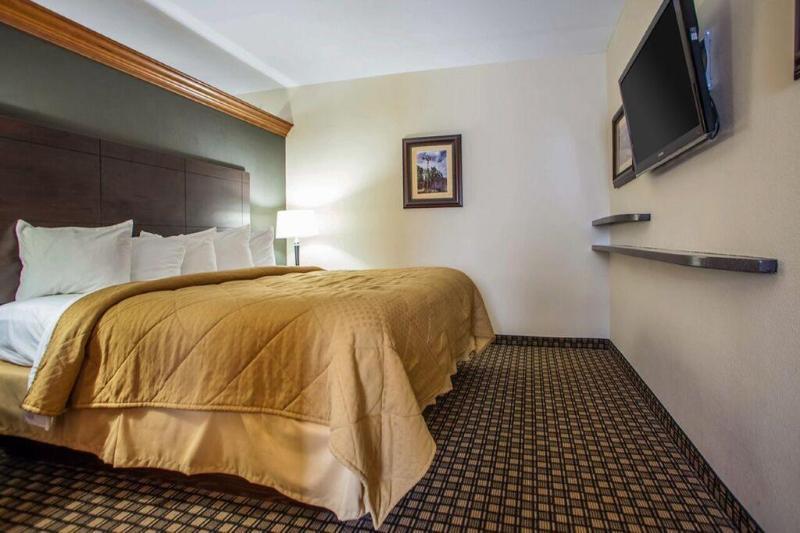 Quality Inn & Suites Ames Conference Center Near Isu Campus Dış mekan fotoğraf