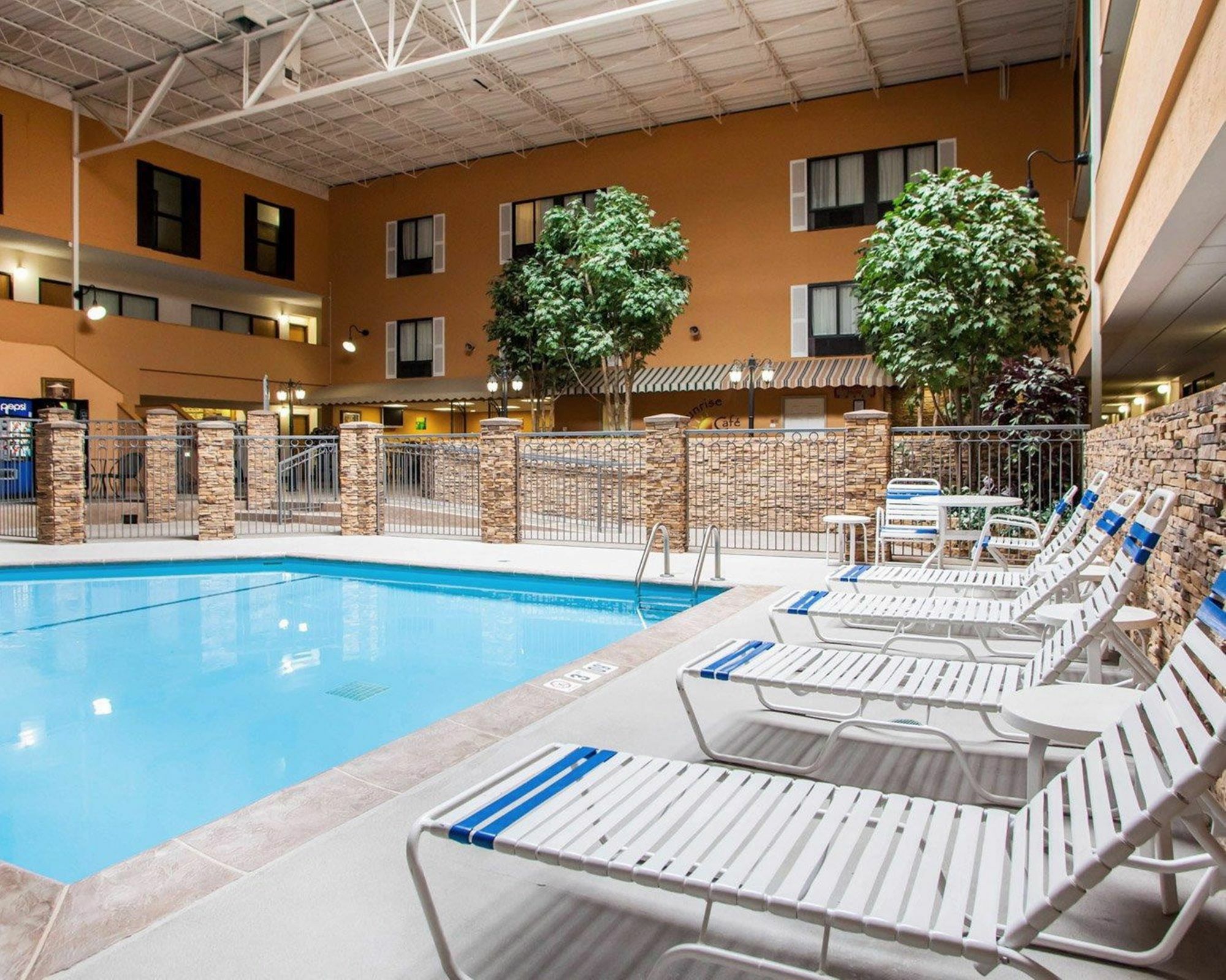 Quality Inn & Suites Ames Conference Center Near Isu Campus Dış mekan fotoğraf